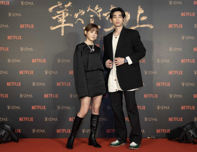 章廣辰（右）、謝雨芝劇中演出刑警。（圖／Netflix、百聿數碼提供）