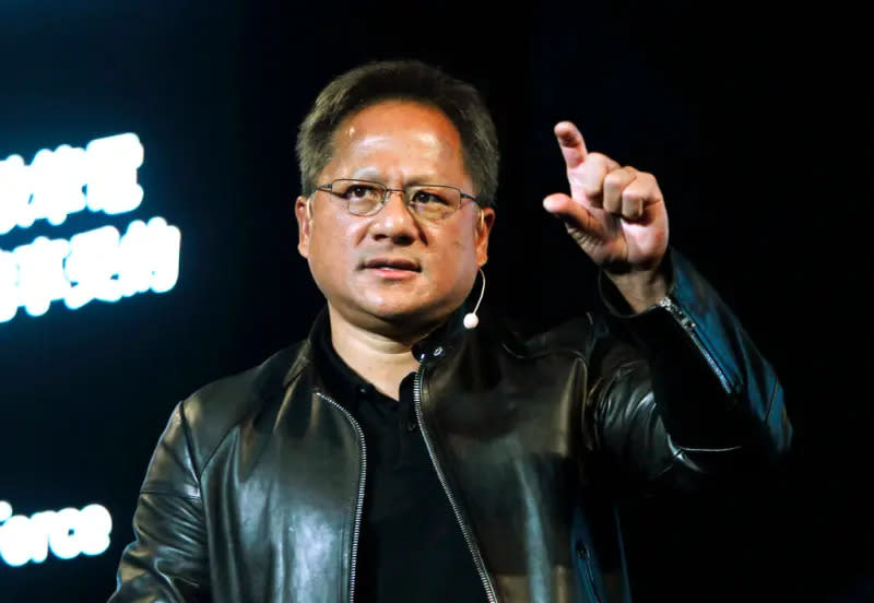 ▲輝達（NVIDIA）執行長黃仁勳於演講時證實，AI散熱模式將跨入「水冷」時代，今日散熱股多檔發燙。（圖／美聯社／達志影像）