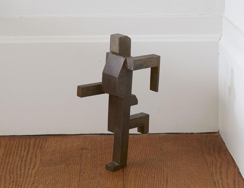 joel shapiro sculpture