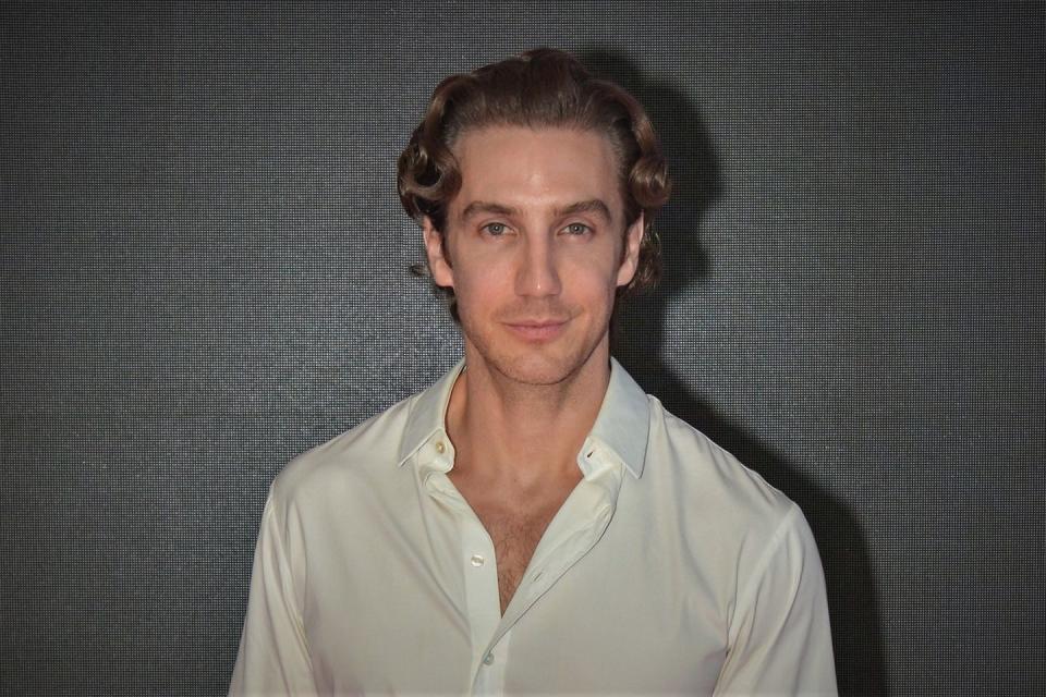 4) Eugenio Siller—José María "Chema" Lazcano