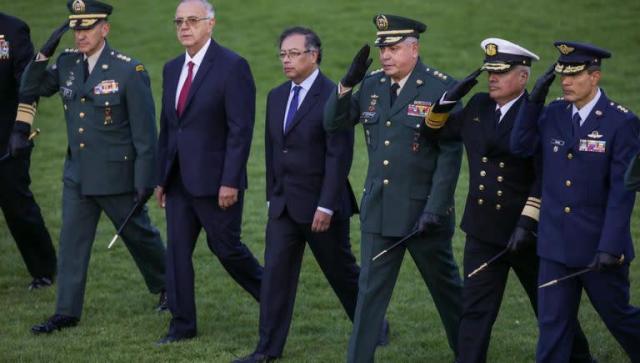 Colombia: Gustavo Petro fijó un nuevo rumbo para las Fuerzas Armadas y les  hizo un pedido decisivo