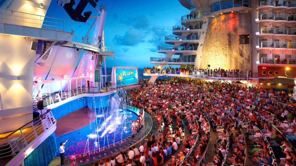 Entertainment mit Cats und anderen Showprogrammen auf der Oasis of the Seas