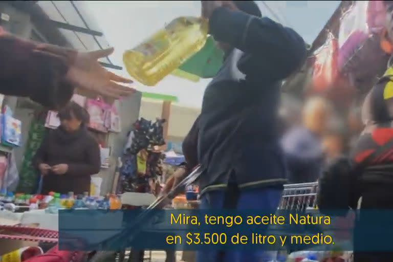 El fenómeno de la venta de alimentos argentinos en Santiago de Chile ya llegó hasta a los noticieros de ese país