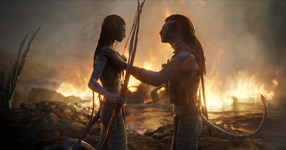 (L-R): Neytiri and Jake Sully in 20th Century Studios' AVATAR: THE WAY OF WATER.