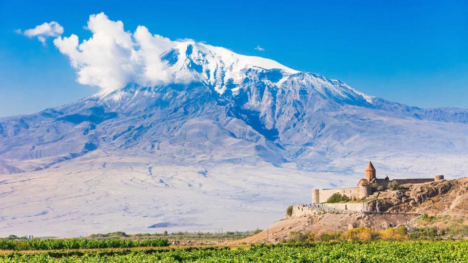 The Khor Virap is an Armenian monastery located in the Ararat plain in Armenia, near the border with Turkey.
