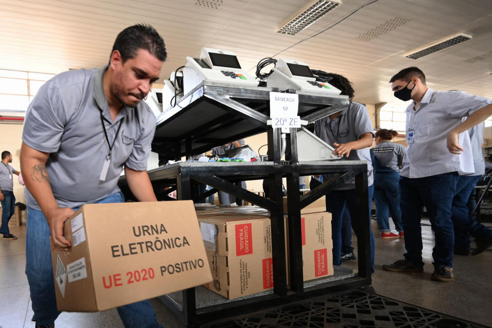 TSE afirmou que as conclusões do documento publicado pelo partido de Bolsonaro, questionando a segurança das urnas eletrônicas, são falsas e mentirosas, sem nenhum amparo na realidade. (Foto: EVARISTO SA/AFP via Getty Images)