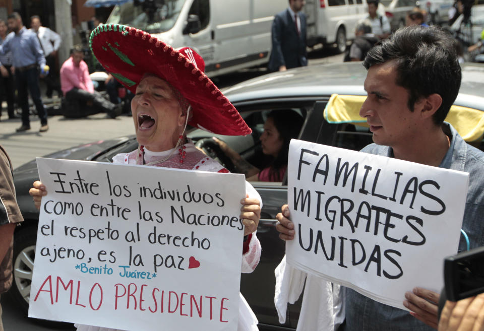 FOTOS | Protestas ante la comitiva de Trump en México