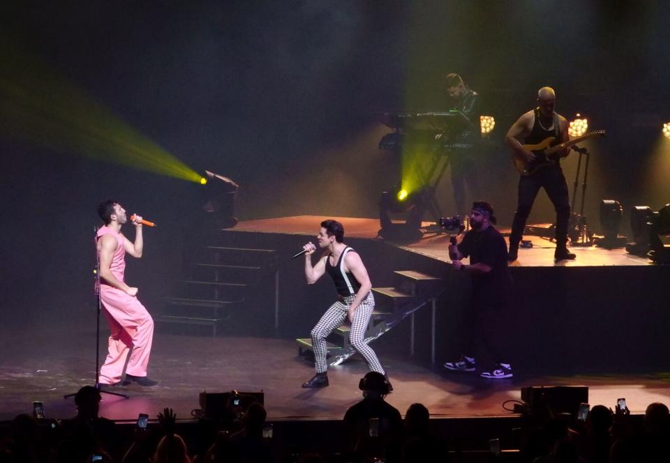 Sebastian Yatra tuvo como invitado al cantante venezolano Lasso