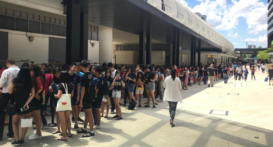 A long queue outside the Gong Cha flagship store at SingPost Centre on 1 November. (Photo: Yahoo Lifestyle Singapore)