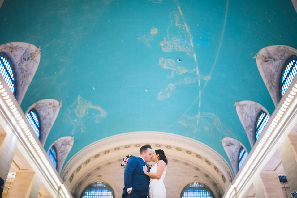 The newlyweds at Grand Central Station in New York. (Photo: Sascha Reinking Photography)