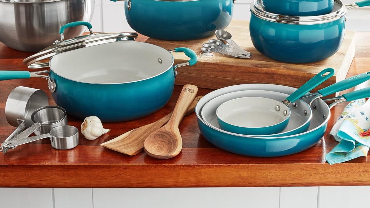 The Pioneer Woman 25 Piece Ceramic Nonstick Aluminum Easy Clean Cookware Set,  Ombre Teal 