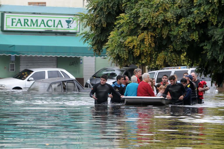 2 de Abril de 2013
La Plata bajo el agua
Un año después de la tragedia, la Justicia determinó que fueron 89 los muertos por aquella inundación.