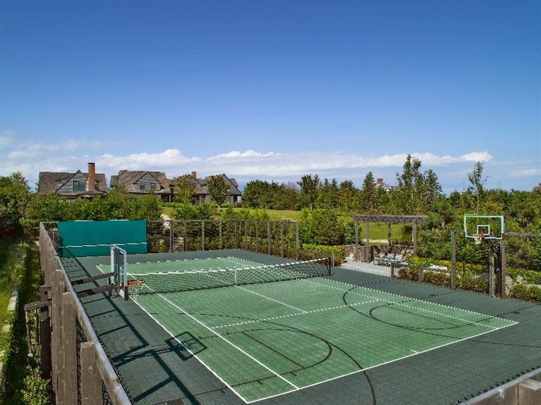 Nantucket tennis court