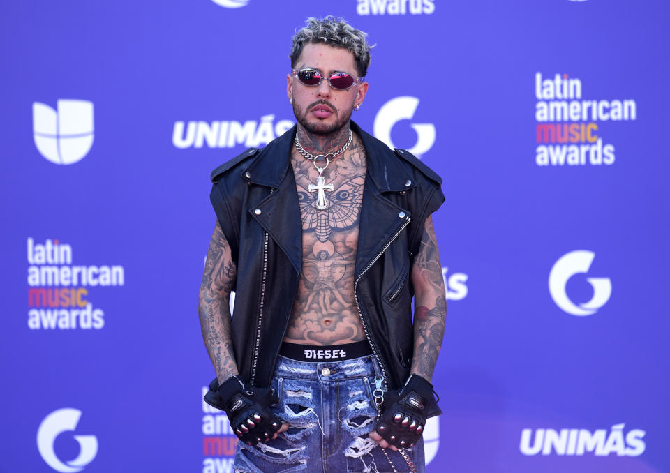 Dalex llega a los Latin American Music Awards el jueves 20 de abril de 2023 en la arena MGM Grand Garden en Las Vegas. (Foto AP/John Locher)