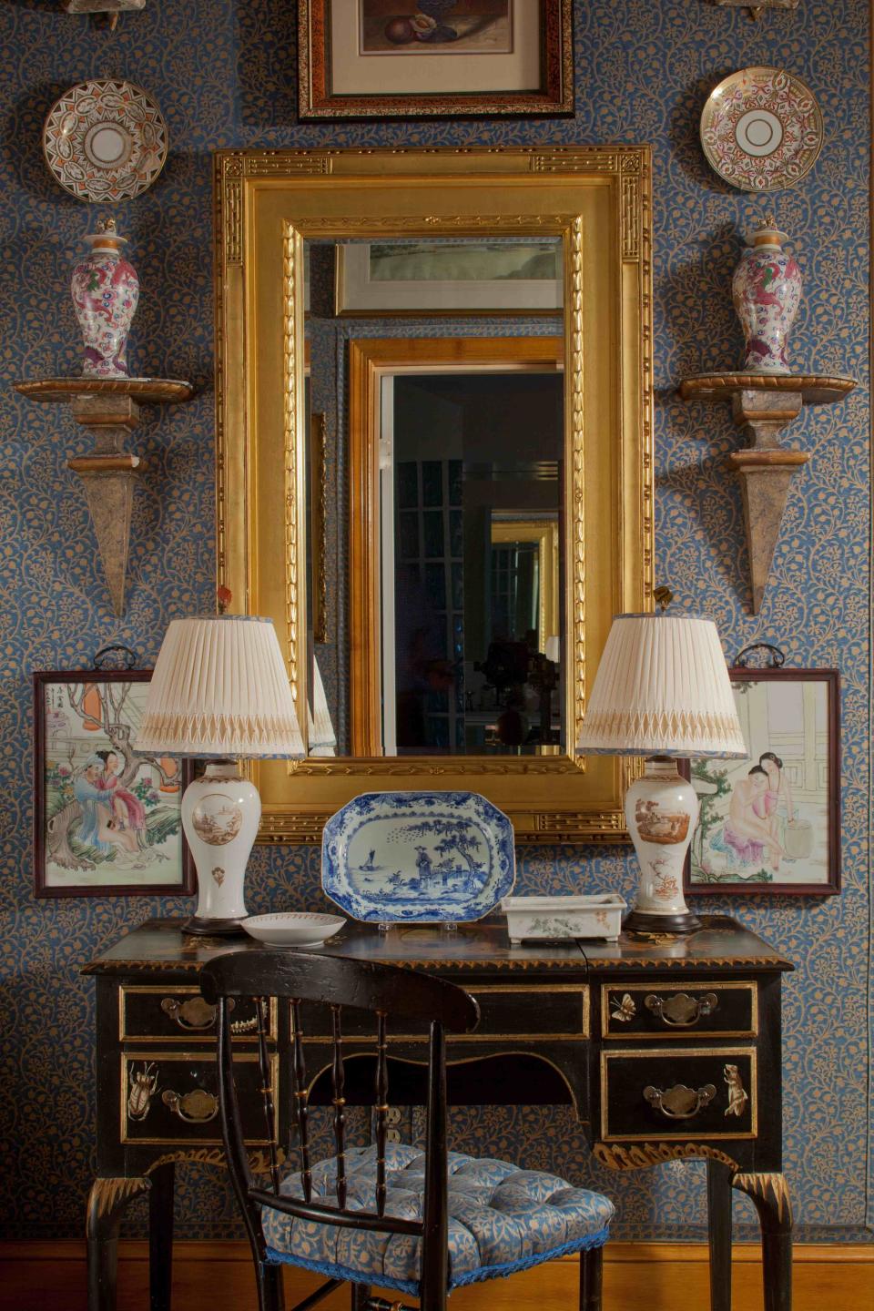 Designer, Stiles Colwill didn’t miss a beat creating the lavish dressing room in his Maryland guest house. He covered the walls and trimmed the lampshades with Fortuny’s “Granada.”/ Photographs by Erik Kvalsvik from <em>Fortuny Interiors</em> by B...
