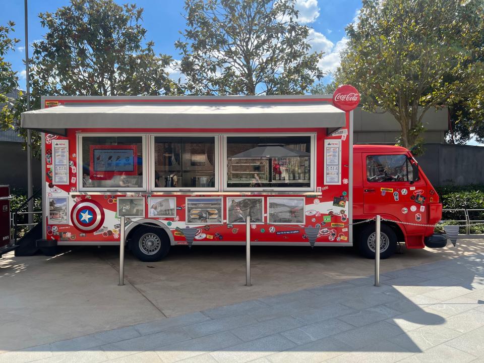 Avengers Campus Paris Food Truck