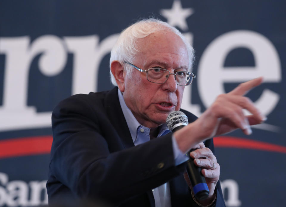 Sen. Bernie Sanders (I-Vt.) speaks at a campaign event in West Des Moines, Iowa, on Dec. 30. Derek Eadon, a former deputy campaign manager for Juli&aacute;n Castro, who has dropped out of the presidential race, has endorsed him. (Photo: Joe Raedle/Getty Images)