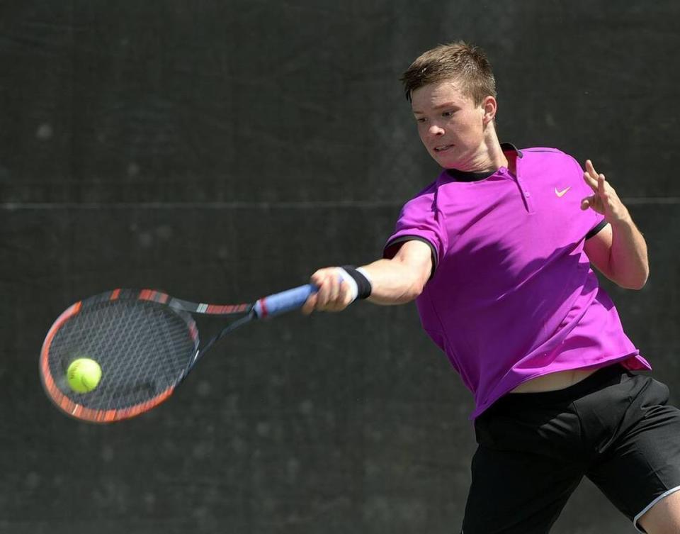 Stefan Kozlov plays a match on the first day of the Sarasota Open held at the United Tennis Academy in Bradenton on Monday.