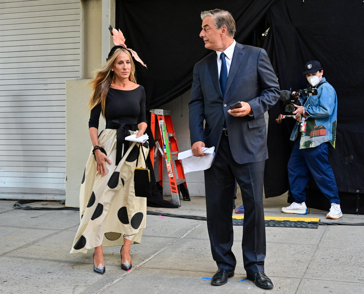 Sarah Jessica Parker and Chris Noth on the set of 