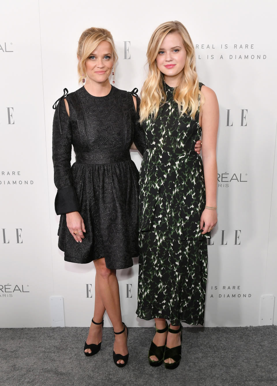 Reese Witherspoon trug Calvin Klein und wurde von ihrer Tochter Ava Phillippe begleitet.