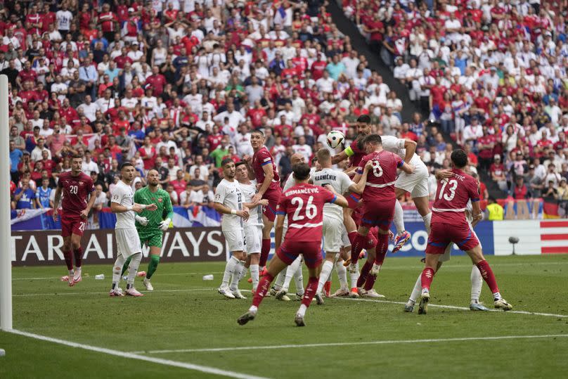 Luka Jović's equaliser for Serbia at minute 95' keeps Serbia hopes alive