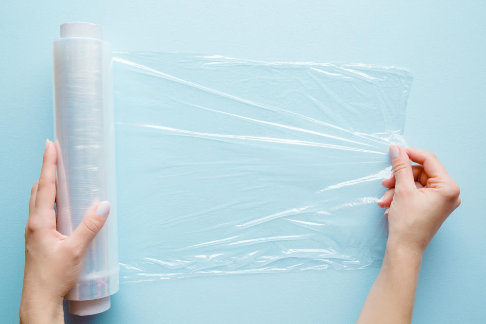 Kitchen 101–7 Clever Hacks Using Cling Film Wrap!