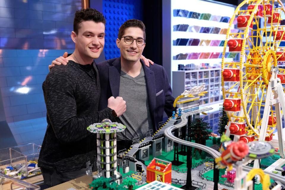 Winners Christian (left) and Aaron with their winning build. | Ray Mickshaw/FOX