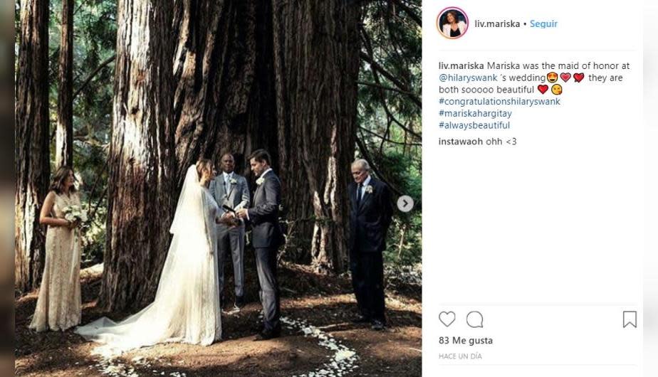 La imagen anterior nos recuerda a esta otra de la romántica boda de Hilary Swank, celebrada en un bosque en Redwoods, California. (Foto: Instagram)