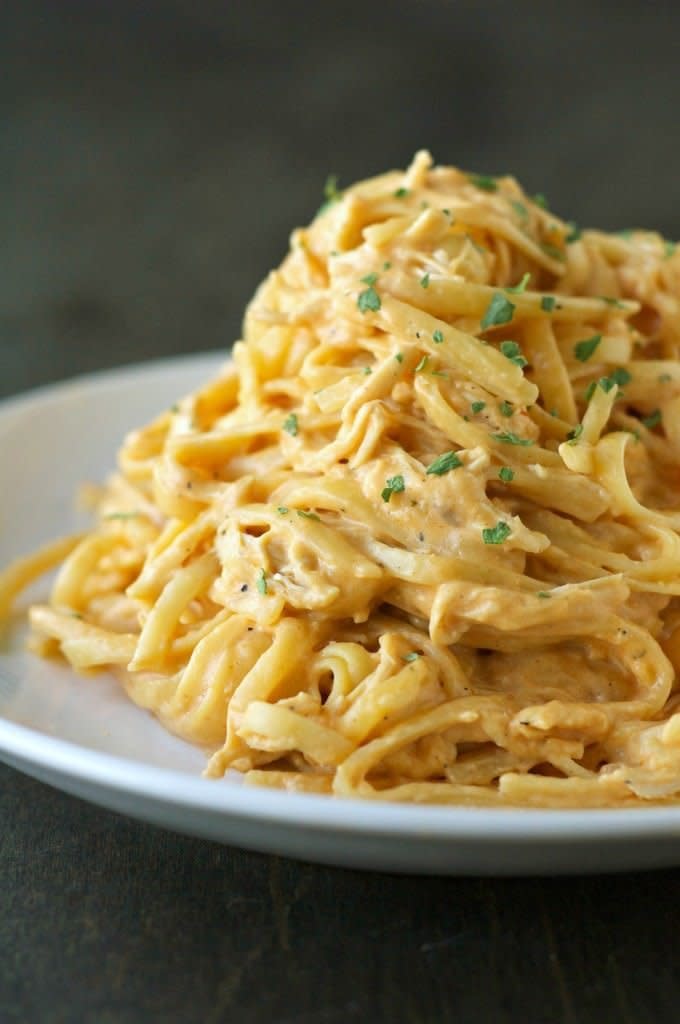 <strong>Get the <a href="http://slowcookergourmet.net/slow-cooker-cheesy-buffalo-chicken-pasta/" target="_blank">Slow Cooker Cheesy Buffalo Chicken Pasta recipe</a>&nbsp;from&nbsp;Slow Cooker Gourmet</strong>