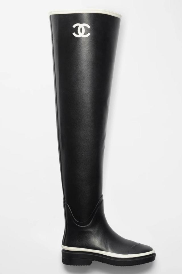 Shop CHANEL 2023-24FW Plain Block Heels Rain Boots Boots by pipi77