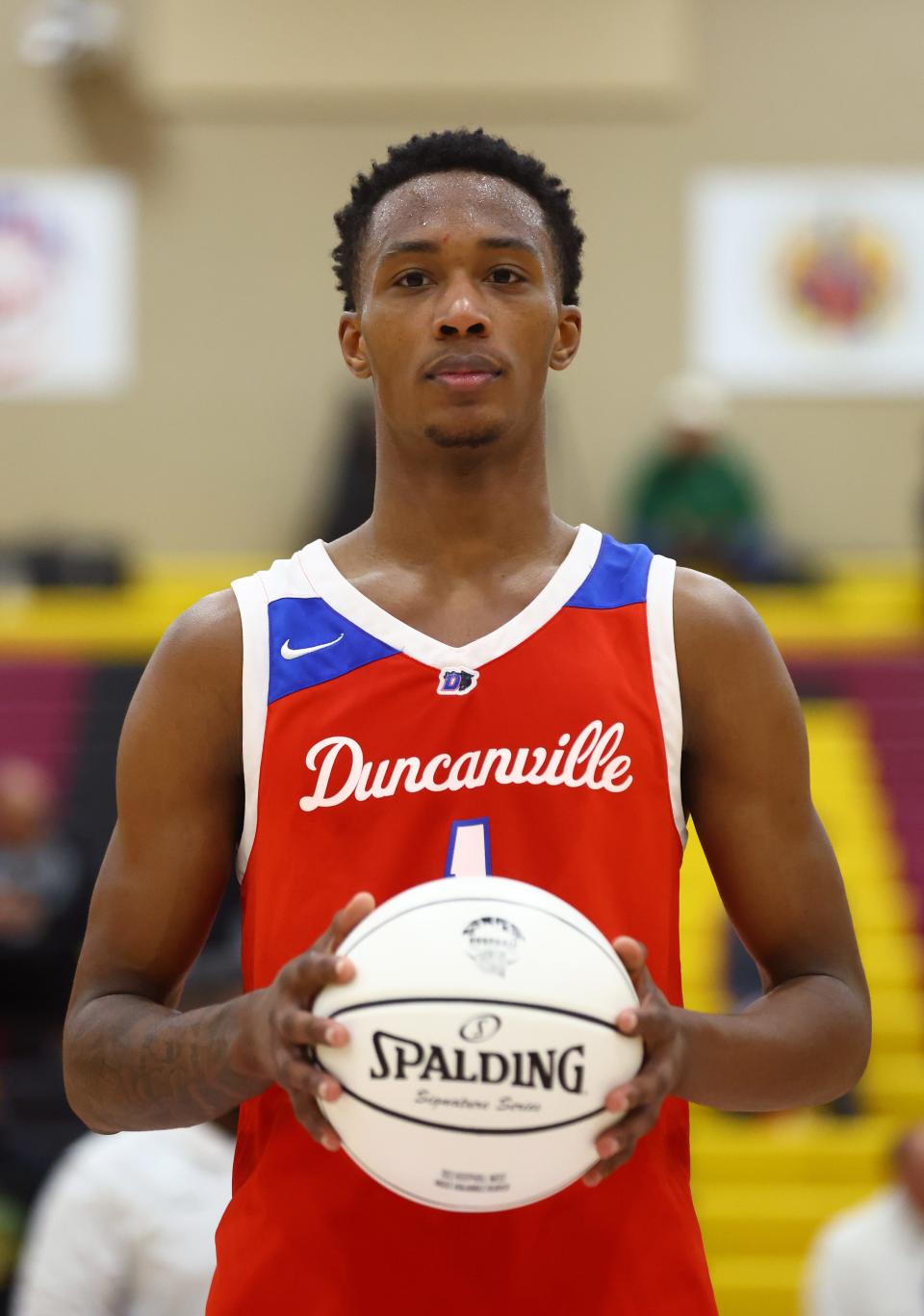 Duncanville High School forward Ron Holland, a McDonald's All-American who signed a letter of intent to play for Texas in November, announced on Friday his decommittment from Texas.