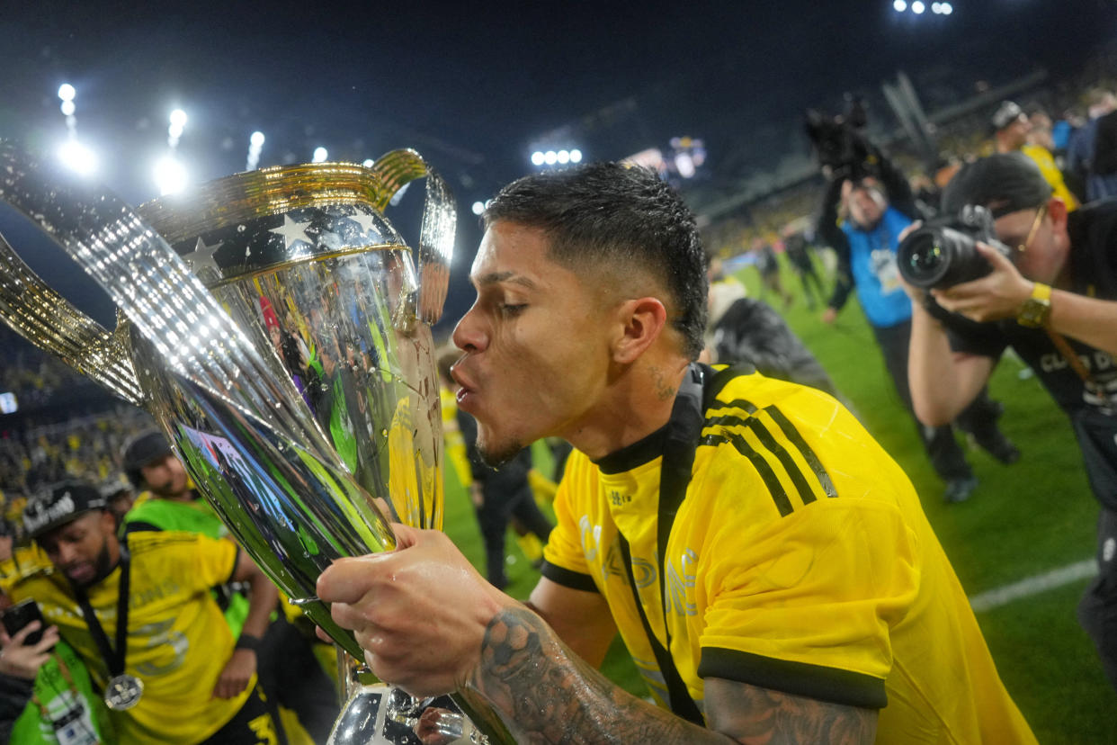 Cucho Hernández festejando el título de la MLS Cup con Columbus Crew. (Aaron Doster-USA TODAY Sports)