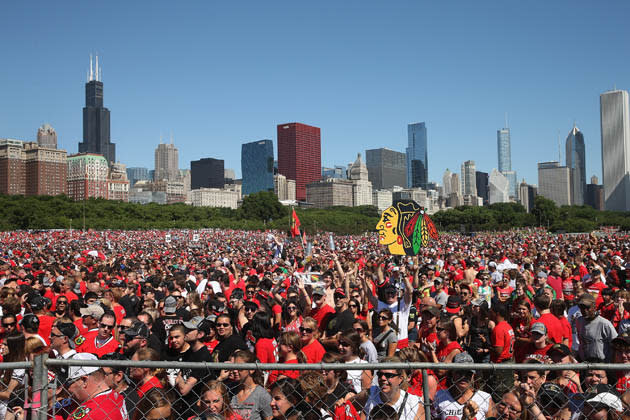 13 Great Places to Eat and Drink Near the Blackhawks Parade and Rally