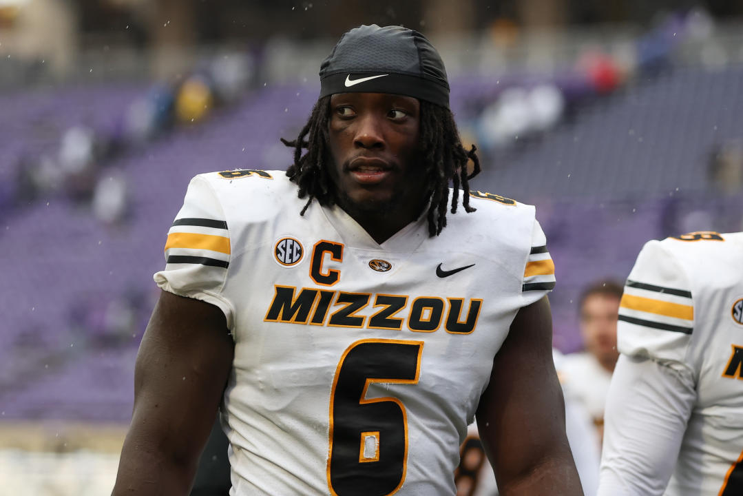 MANHATTAN, KS - SEPTEMBER 10: Missouri Tigers defensive lineman Darius Robinson (6) after a college football game between the Missouri Tigers and Kansas State Wildcats on September 10, 2022 at Bill Snyder Family Football Stadium in Manhattan, KS. Photo by Scott Winters/Icon Sportswire via Getty Images)