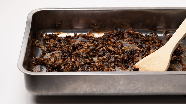 BBQ shredded mushrooms in tray