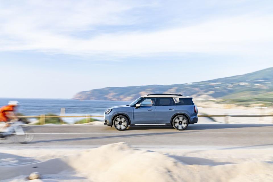 2025 mini countryman electric