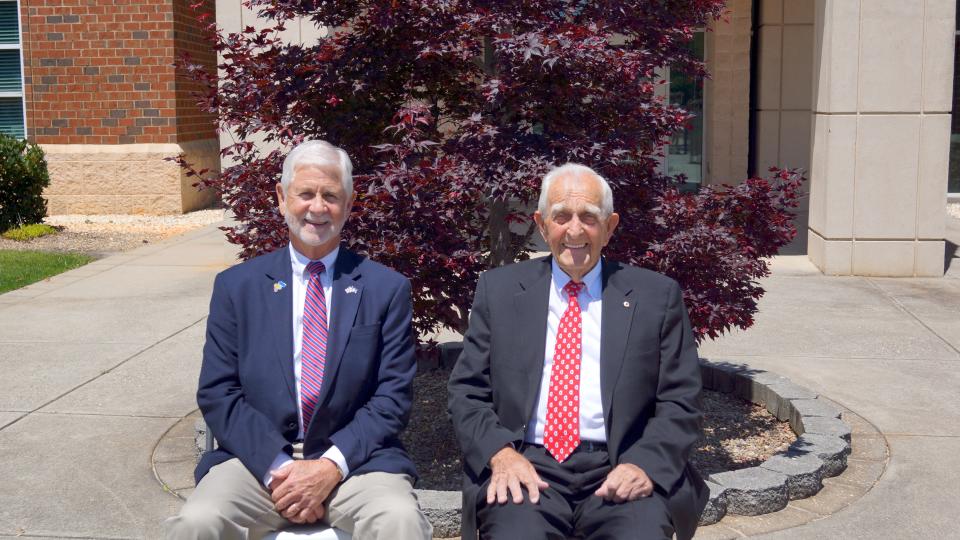 Photo of longtime Mauldin mayor LS Green Sr. (right) with current mayor Terry Merritt (left)