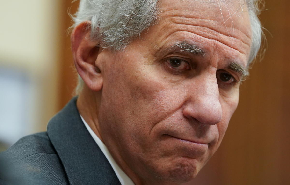 FDIC Chair Martin Gruenberg to step down as new bank rules loom