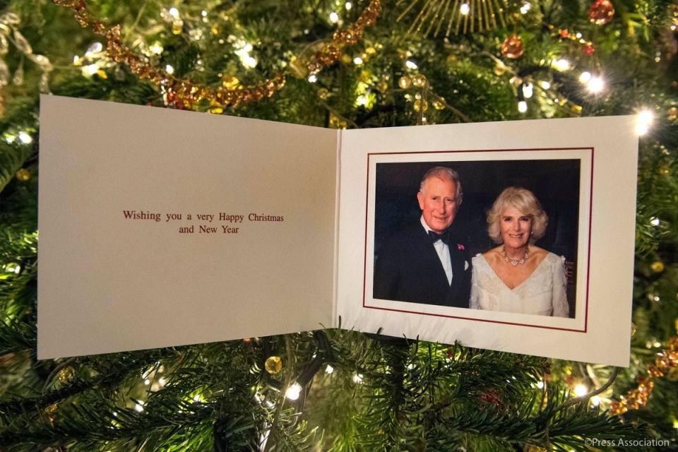 Speaking of royals, here’s the official card from the Prince of Wales and the Duchess of Cornwall, which was taken by Hugo Burnand at Highgrove in July when they celebrated Camilla’s 70th birthday. Simple. Regal. (Photo: <a href="https://twitter.com/ClarenceHouse/status/942696220384026624" rel="nofollow noopener" target="_blank" data-ylk="slk:Hugo Burnand/Twitter;elm:context_link;itc:0" class="link ">Hugo Burnand/Twitter</a>)