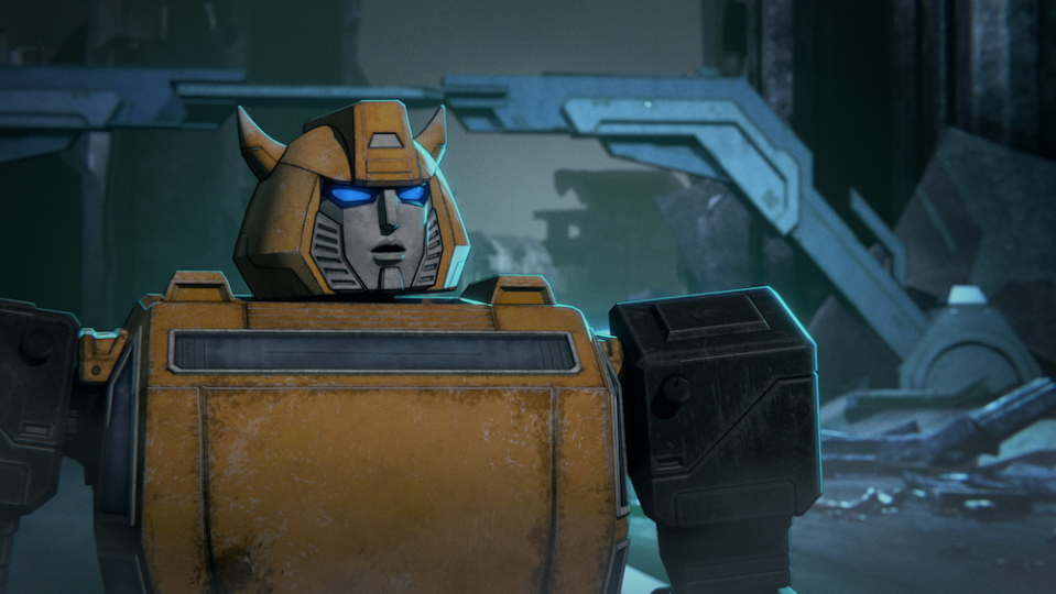 Bumblebee (Joe Zieja) is undecided about his allegiance in Transformers : War for Cybertron Trilogy. (PHOTO: Netflix) 