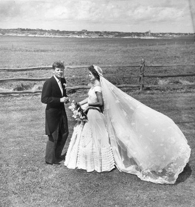 Jackie Kennedy's wedding dress ...