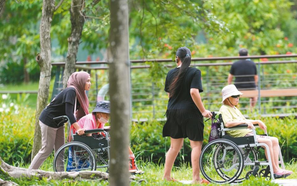 台灣人口老化嚴重，將成為未來台灣的沉重負擔，國健署試辦台灣「長者整合性照護指引」篩檢（ICOPE）計畫，但三年僅篩檢人數，還不到整體高齡人口的一成。圖為示意圖。記者陳正興／攝影