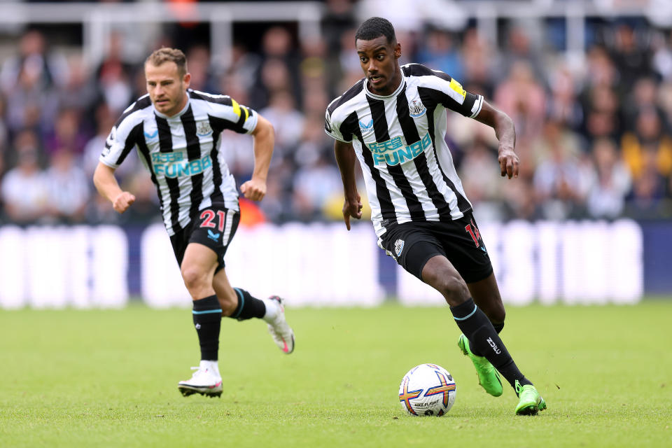 NEWCASTLE UPON TYNE, ENGLAND - SEPTEMBER 17: Alexander Isak of Newcastle United runs with the ball during the Premier League match between Newcastle United and AFC Bournemouth at St. James Park on September 17, 2022 in Newcastle upon Tyne, England. (Photo by George Wood/Getty Images)