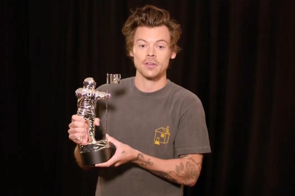 Harry Styles at the MTV VMAs wins album of the year