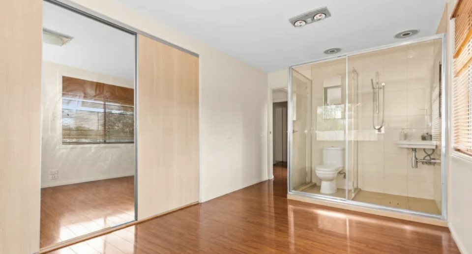 A Melbourne bedroom featured a unique ensuite bathroom.