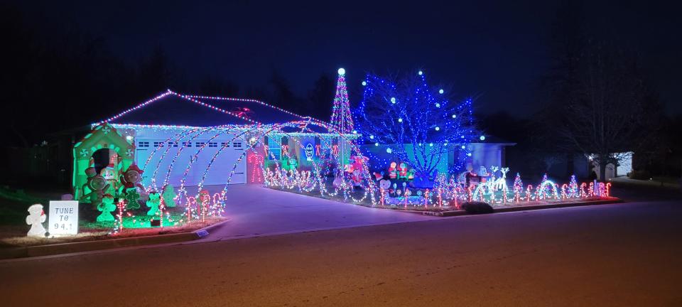 There are 21 homes on the News-LeaderÕs Christmas lights map this year.