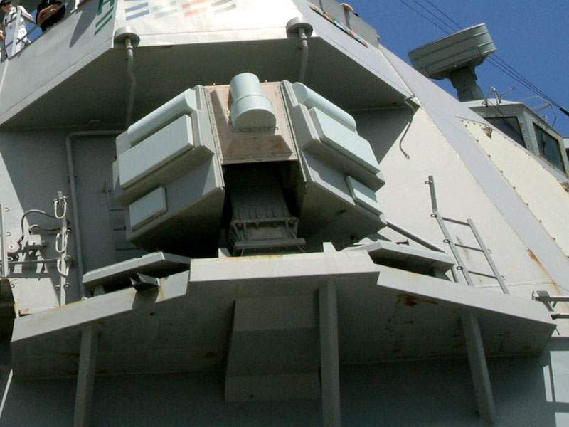 an slq 32 v3 electronic warfare system on destroyer hopper