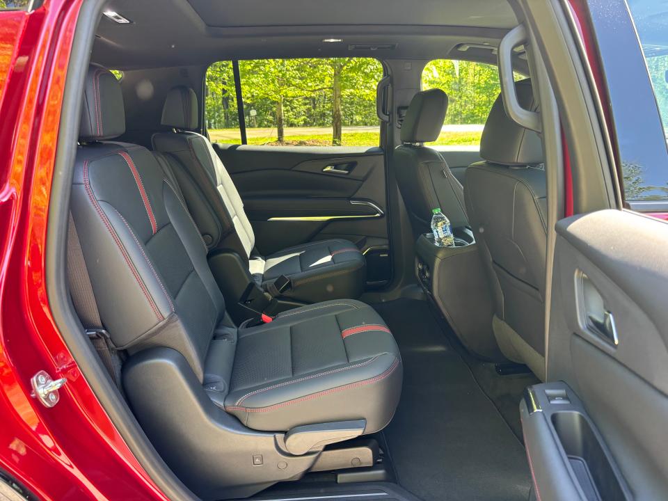 2024 Chevrolet Traverse second-row seat