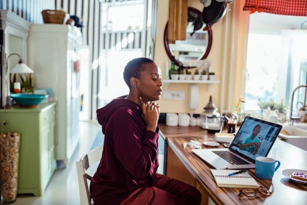 The shortened incubation period is a sign of COVID becoming more contagious. (Photo: Marko Geber via Getty Images)