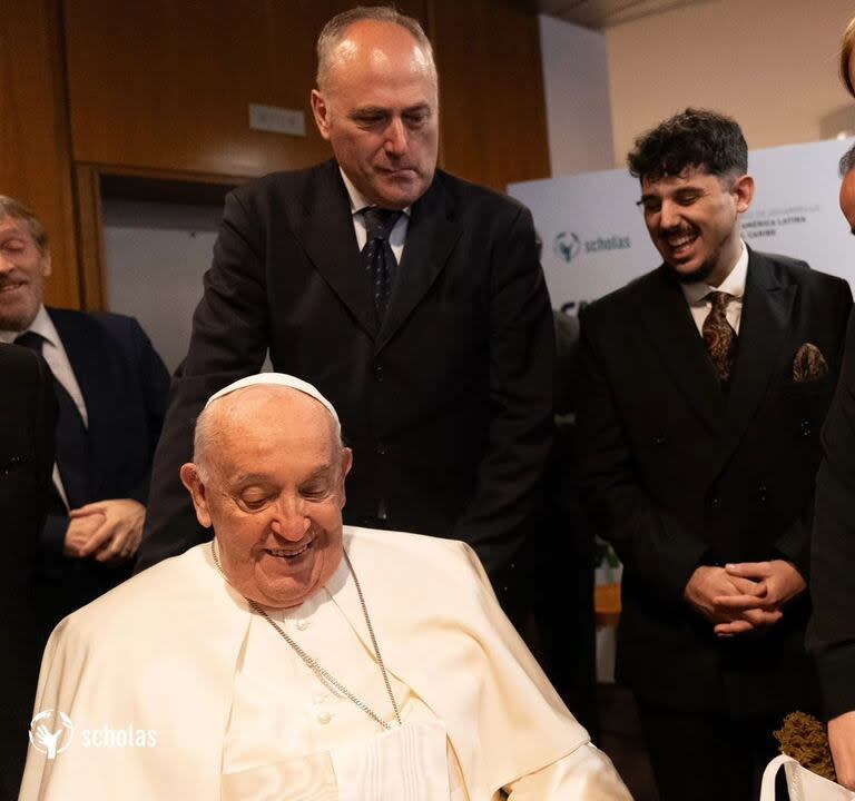 "Gracias por hacer reír a la gente": la frase del Papa Francisco a Luquitas Rodríguez. Foto: https://scholasoccurrentes.org